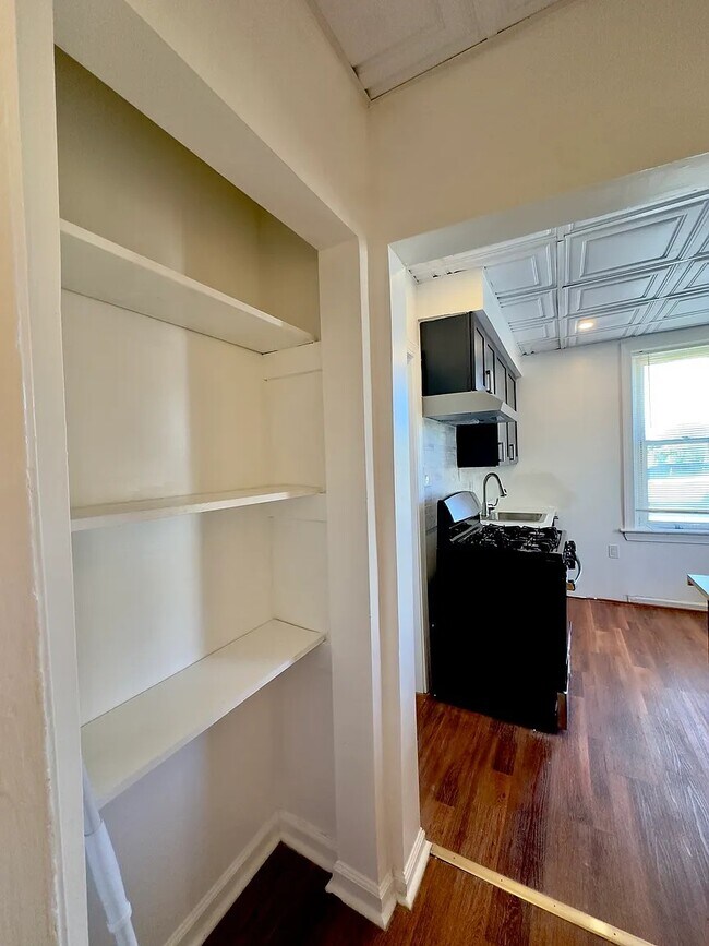 Foto del edificio - 101 N New Jersey Ave