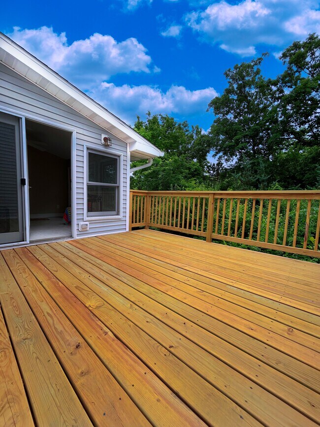 Building Photo - 663 Hiddenwood Ct