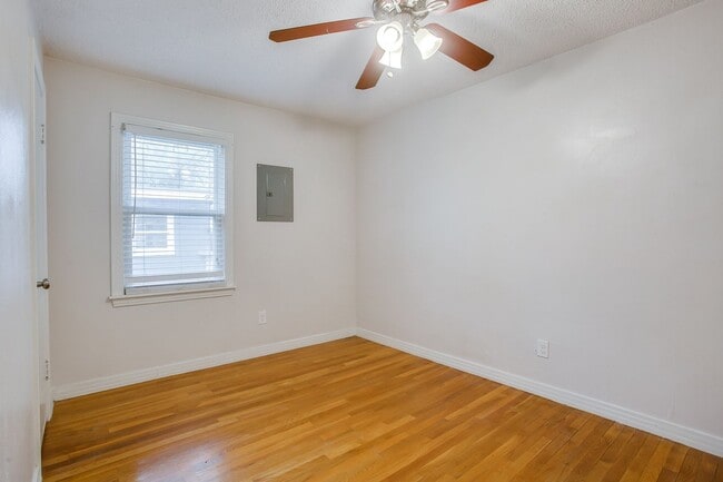 Foto del edificio - Pre leasing for fall 2026! 4/2 in Tech Terrace