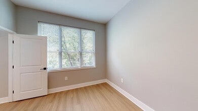Interior Photo - Towson Promenade