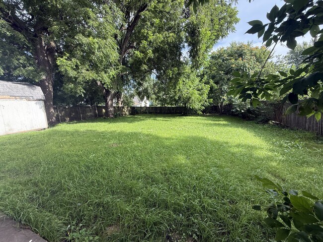 Foto del edificio - 5301 Urbandale Ave