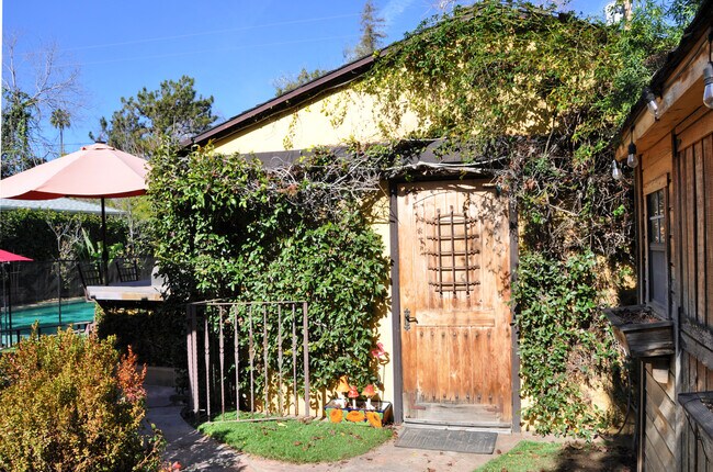Front entrance - 12207 Addison St