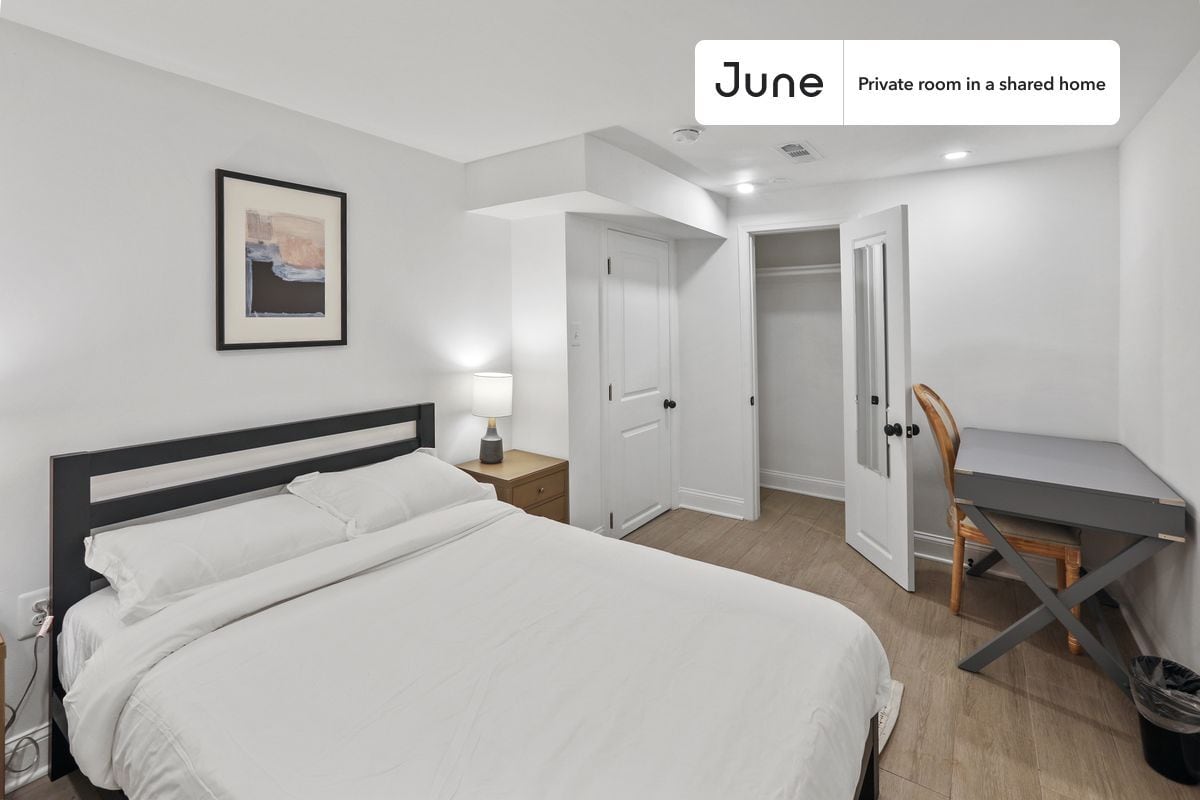 Primary Photo - Room in Shared 5 bed/3.5 bath home