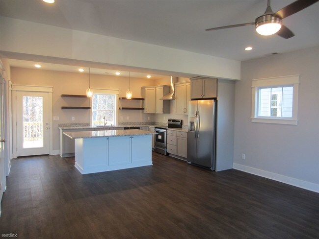 Building Photo - 3 br, 2.5 bath House - 4309 Ginkgo