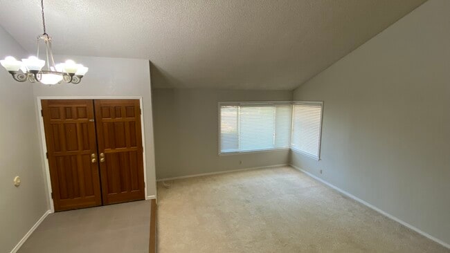 Building Photo - 4816 Rocklin Dr