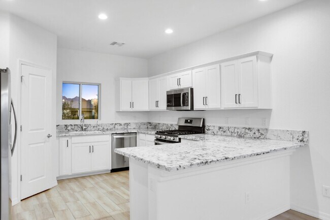 Foto del edificio - Beautiful Contemporary home with panoramic views! Community pool and club house use included.