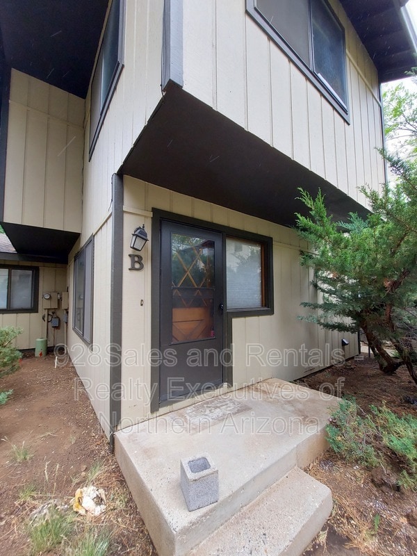Photo - 823 W Birch Ave Townhome