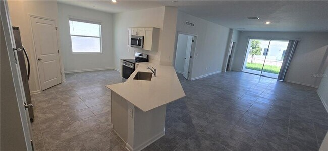 Foto del edificio - 1366 Deepwater Cir