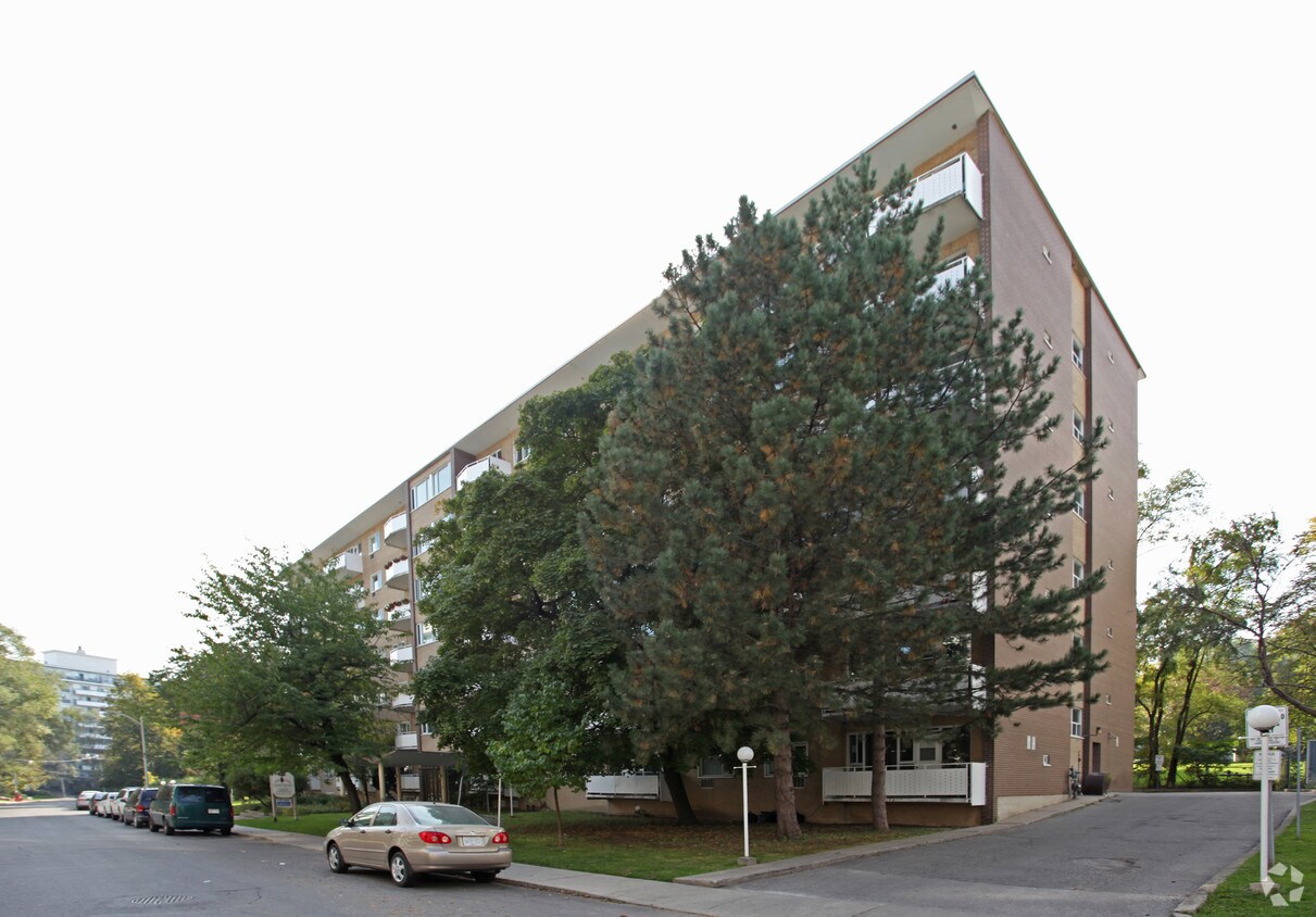 Building Photo - Red Pine Apartments