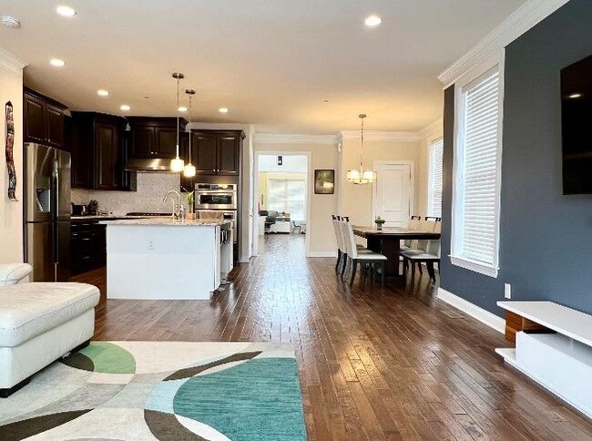 Foto del edificio - 3114 Butternut Ln