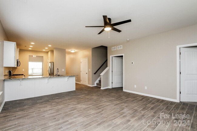 Foto del edificio - 803 Foxmeade Ct