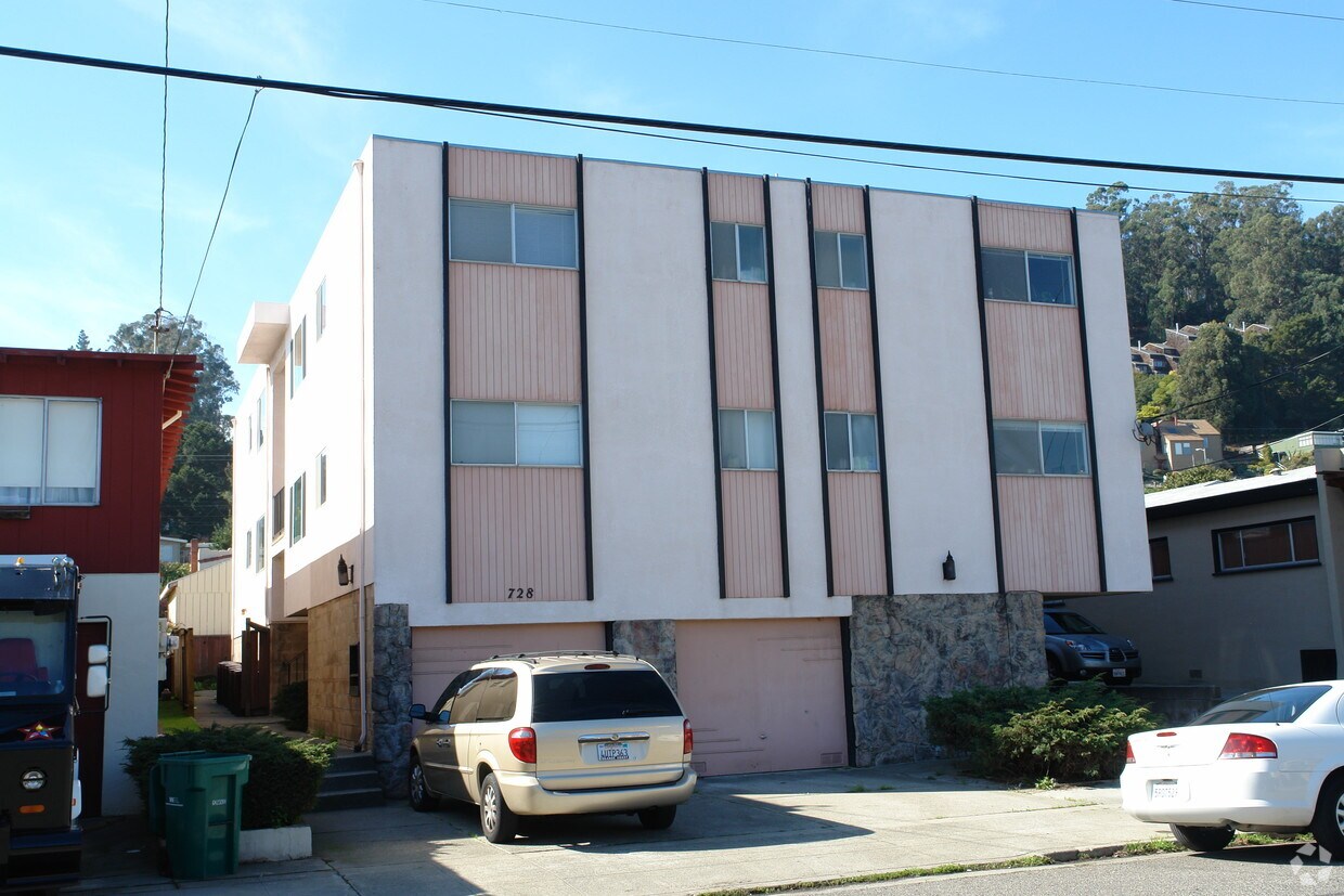 Foto del edificio - 728 Adams St