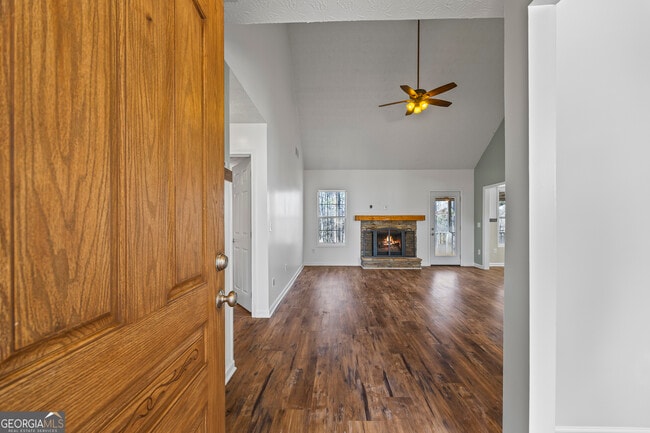 Building Photo - 156 Azalea Dr