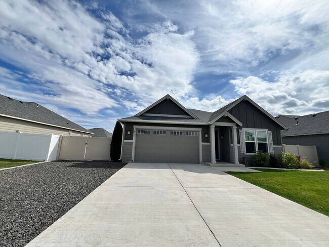 Foto del edificio - Newer Construction Home in Mae Valley!