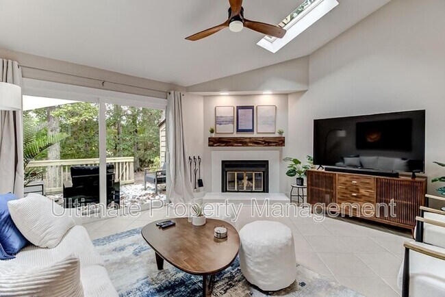 Photo - 207 St Luke Ct Townhome