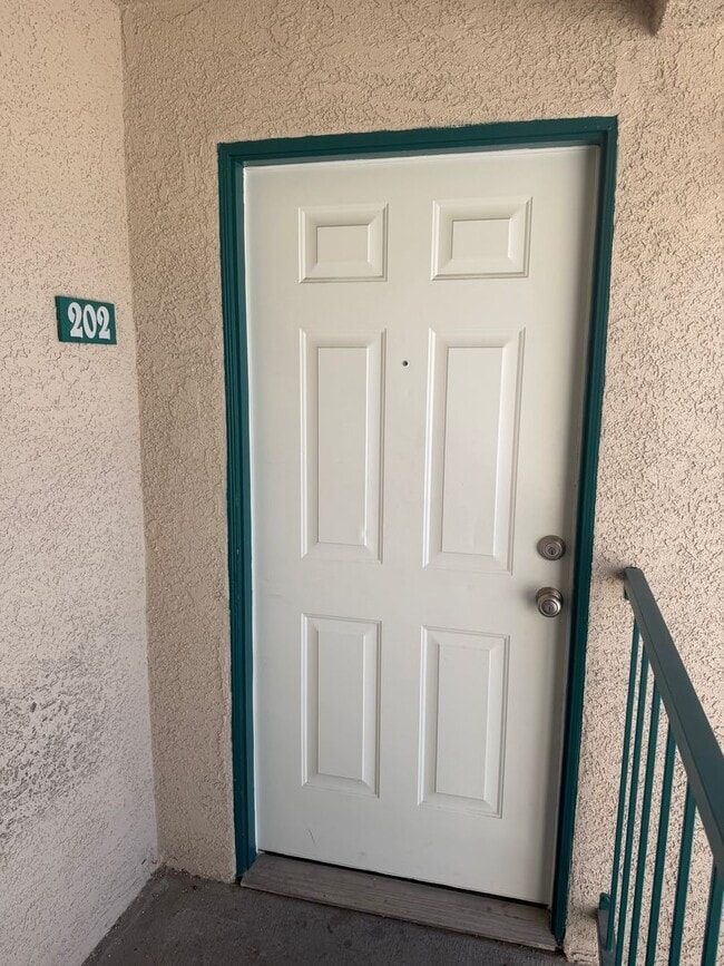 Building Photo - AMERICANA Property Mgmt - 1 bed Condo in Gated Community near The Strip