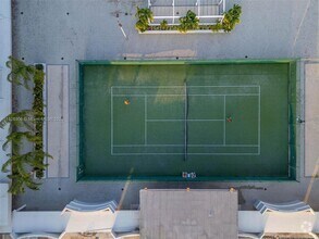 Building Photo - 18081 Biscayne Blvd