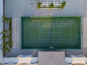 Building Photo - 18081 Biscayne Blvd