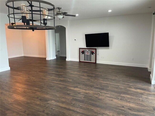 Foto del edificio - 1457 Meyer Ln