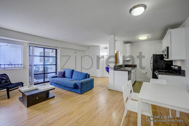 Foto del edificio - 10982 Roebling Ave