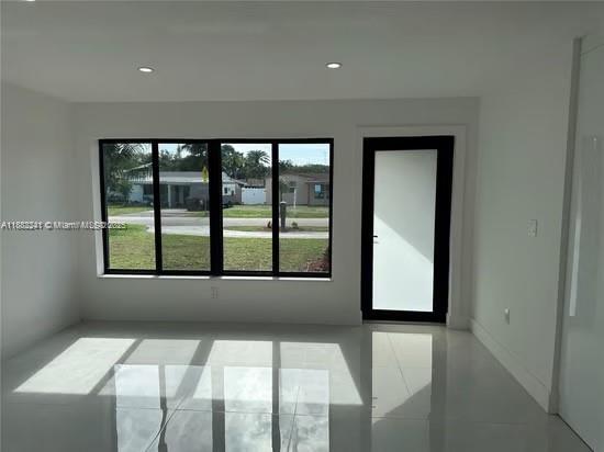 Building Photo - 6813 SW 10th Ct