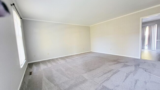 Foto del edificio - 830 Larch Way