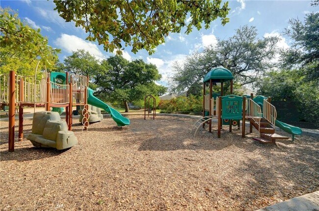 Building Photo - 1028 Kersey Dr