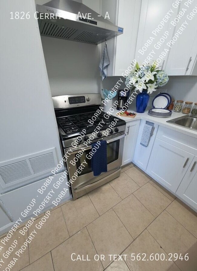 Foto del edificio - 1826 Cerritos Ave