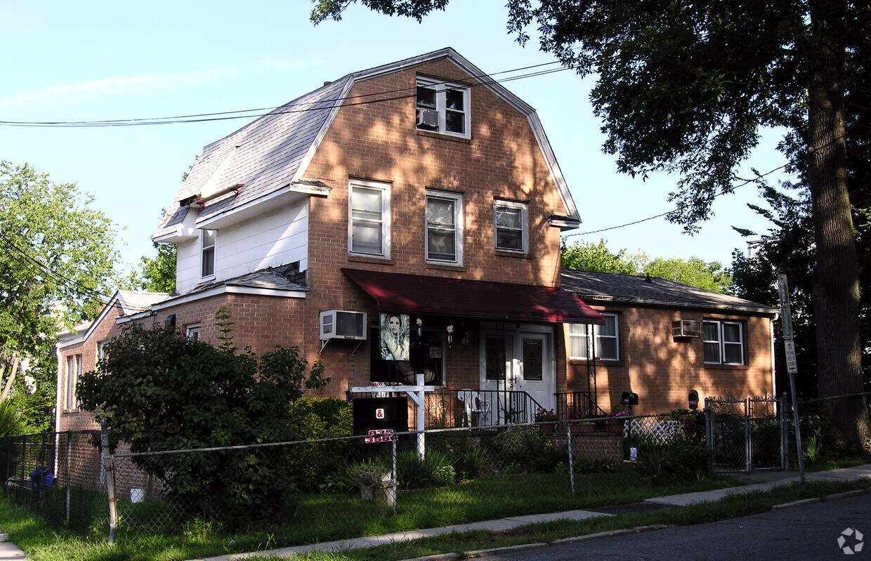 Primary Photo - 186 Harrison Ave
