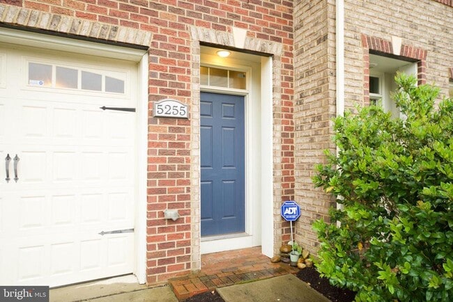 Building Photo - 5255 Stream Bank Ln