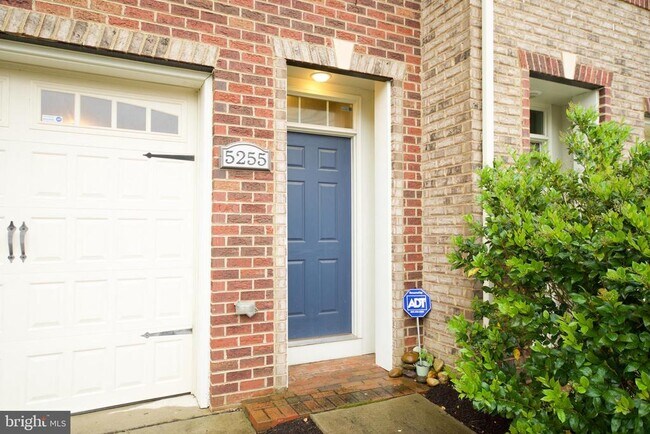 Foto del edificio - 5255 Stream Bank Ln