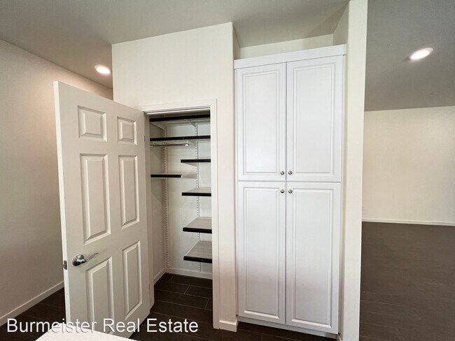 Building Photo - 2 br, 2.5 bath House - 383 Mission Villas ...