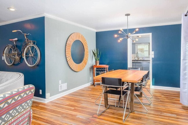 Building Photo - 111 River Dr