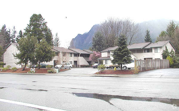 Foto del edificio - Healy Court Apartments