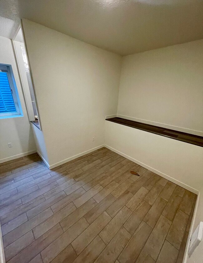Foto del edificio - 701 E 3rd St
