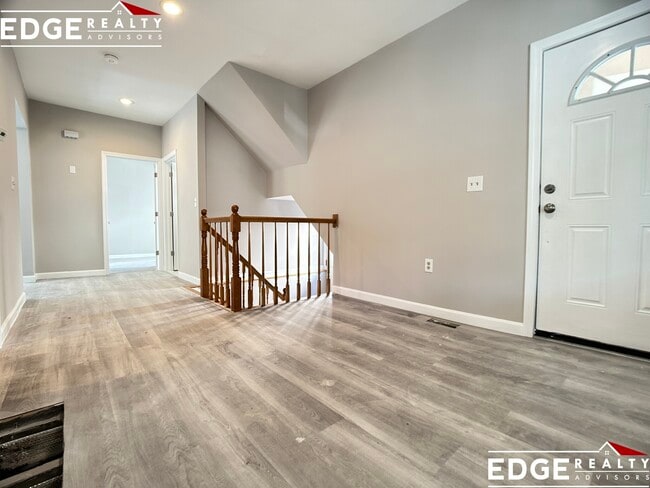 Building Photo - 40 Long Ave