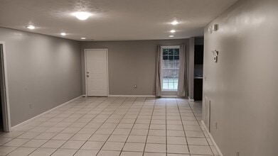 Building Photo - 1741 Elvan Ave