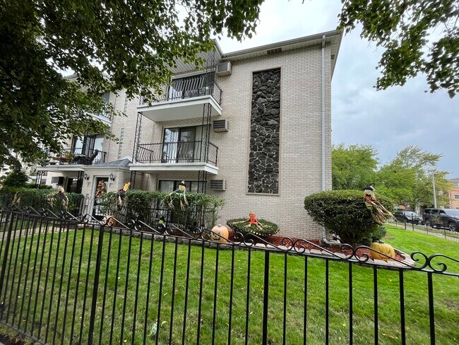 Foto del edificio - 1601 Downs Dr