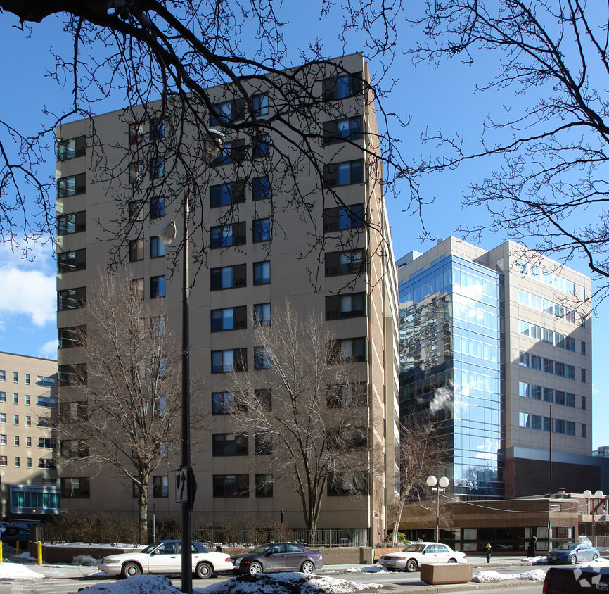 Building Photo - The Blackstone Apartments