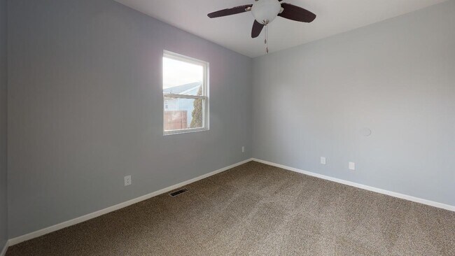 Bedroom - 2401 Washington Ave