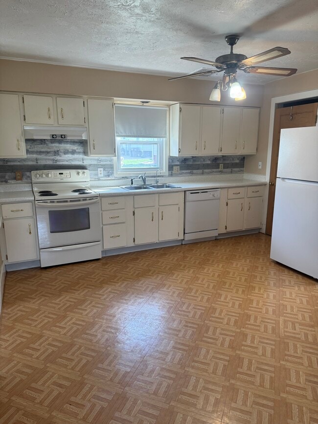 Foto del edificio - 316 E 2nd St