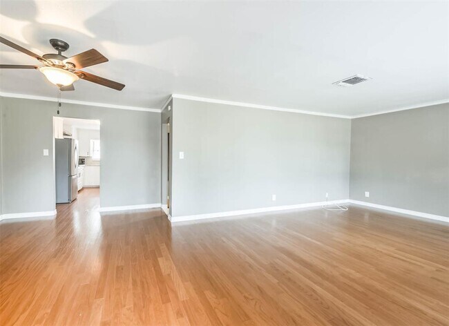 Building Photo - 4615 Braeburn Dr