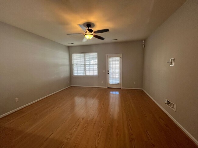 Building Photo - Liberty Hall Townhomes