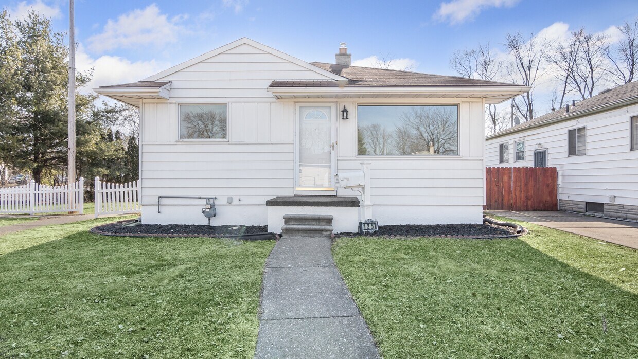 Primary Photo - 1257 Lejeune Ave