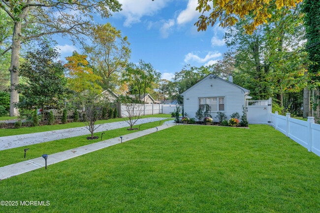 Foto del edificio - 185 Elmwood Rd