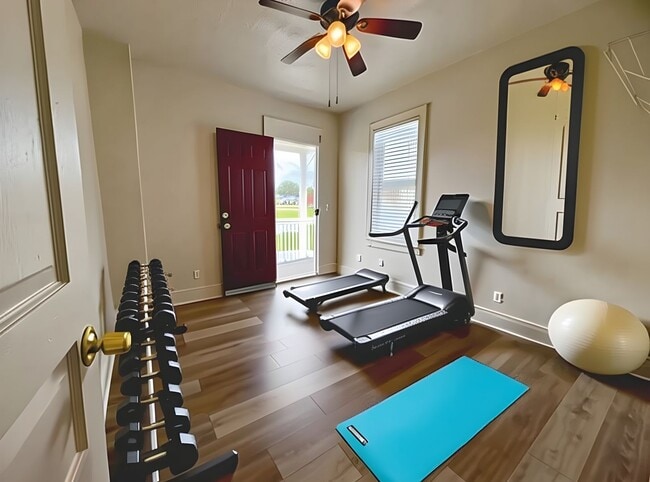 Building Photo - Renovated 5 Bedroom 2 Bathroom in York!