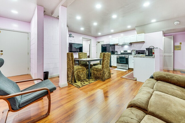 Foto del edificio - 17777 Camelot Ln