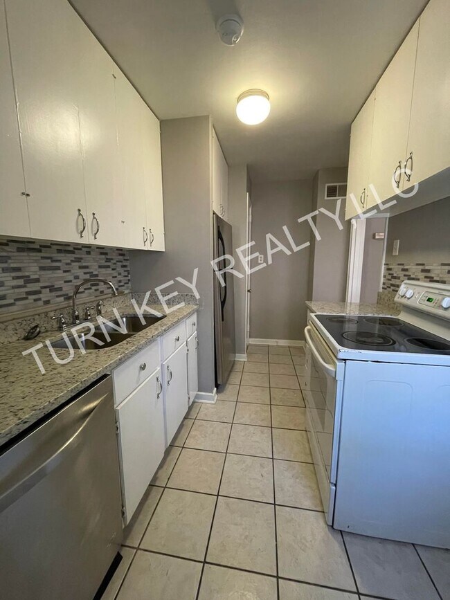 Foto del edificio - Condo for rent in Homewood *ACCEPTS SECTION 8*