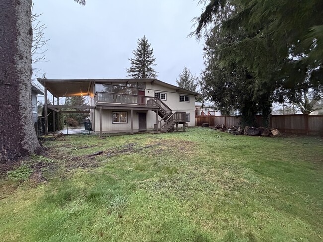 Building Photo - 8428 Maple Ave SE