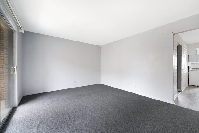 Building Photo - 12510 Vincennes Rd